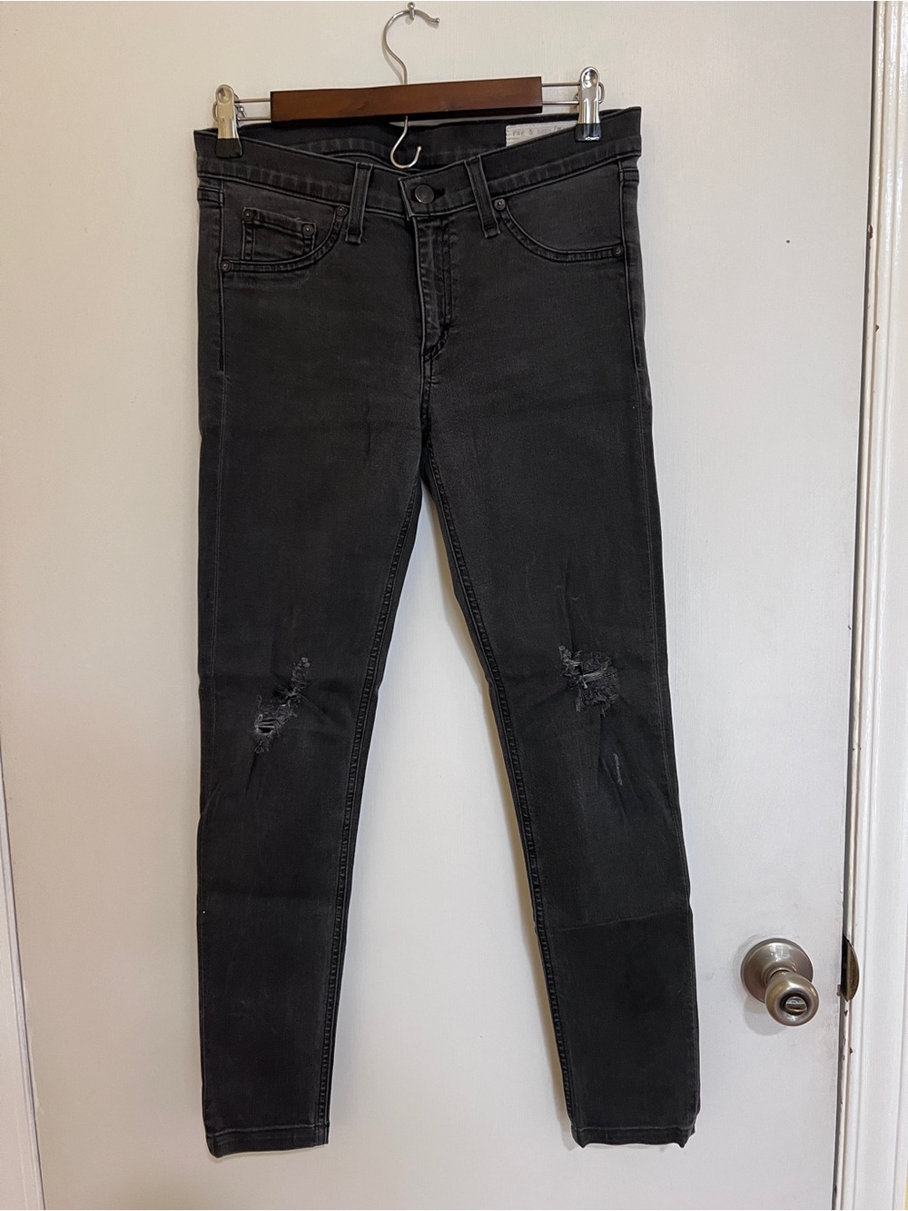 Rag & Bone Black Women's intentionally distressed Skinny Jeans